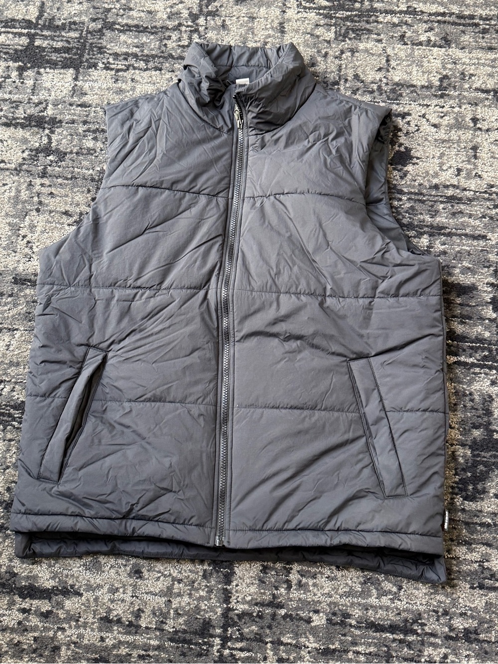 REI puffer vest - matte black Medium